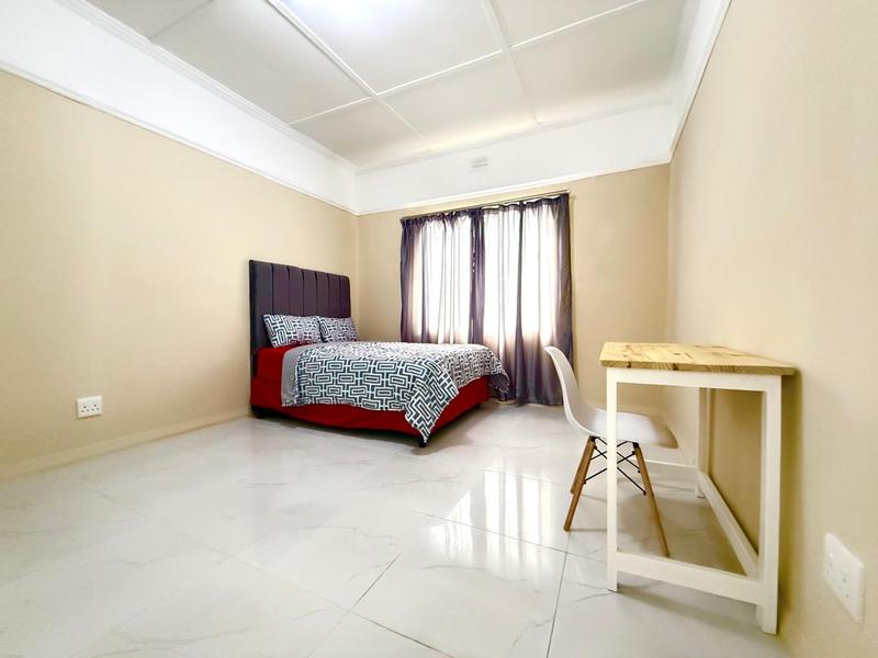 To Let 1 Bedroom Property for Rent in Woodstock Western Cape